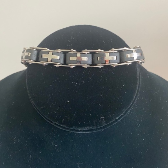 Silver Cross Black Silicone Titanium Metal Bracelet Length 8 1/2" - Picture 1 of 8